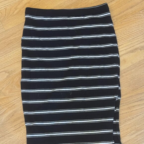 Decree Dresses & Skirts - Decree Black & White Striped Bodycon Skirt Women’s Size M